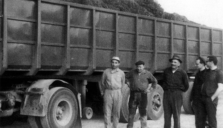 Immagine storica trasporto rottame in acciaieria